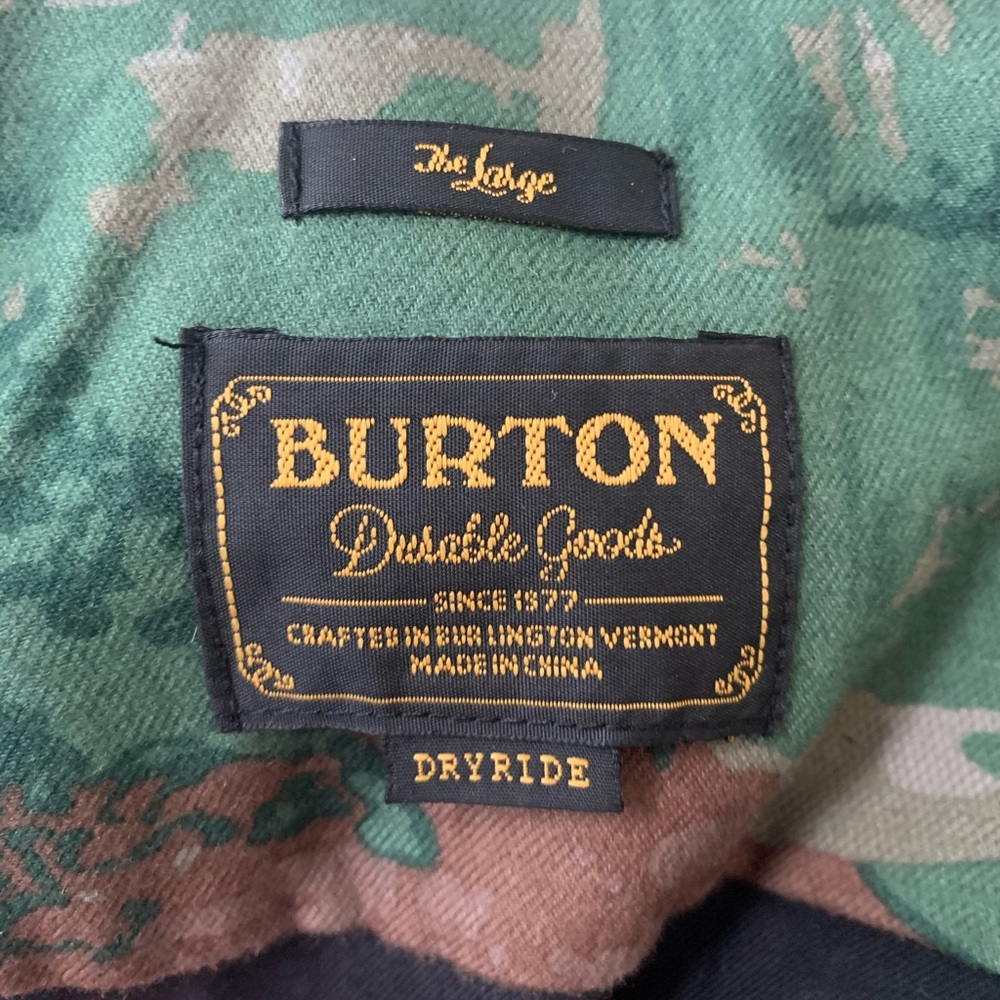 Burton men’s camp/ black button up
